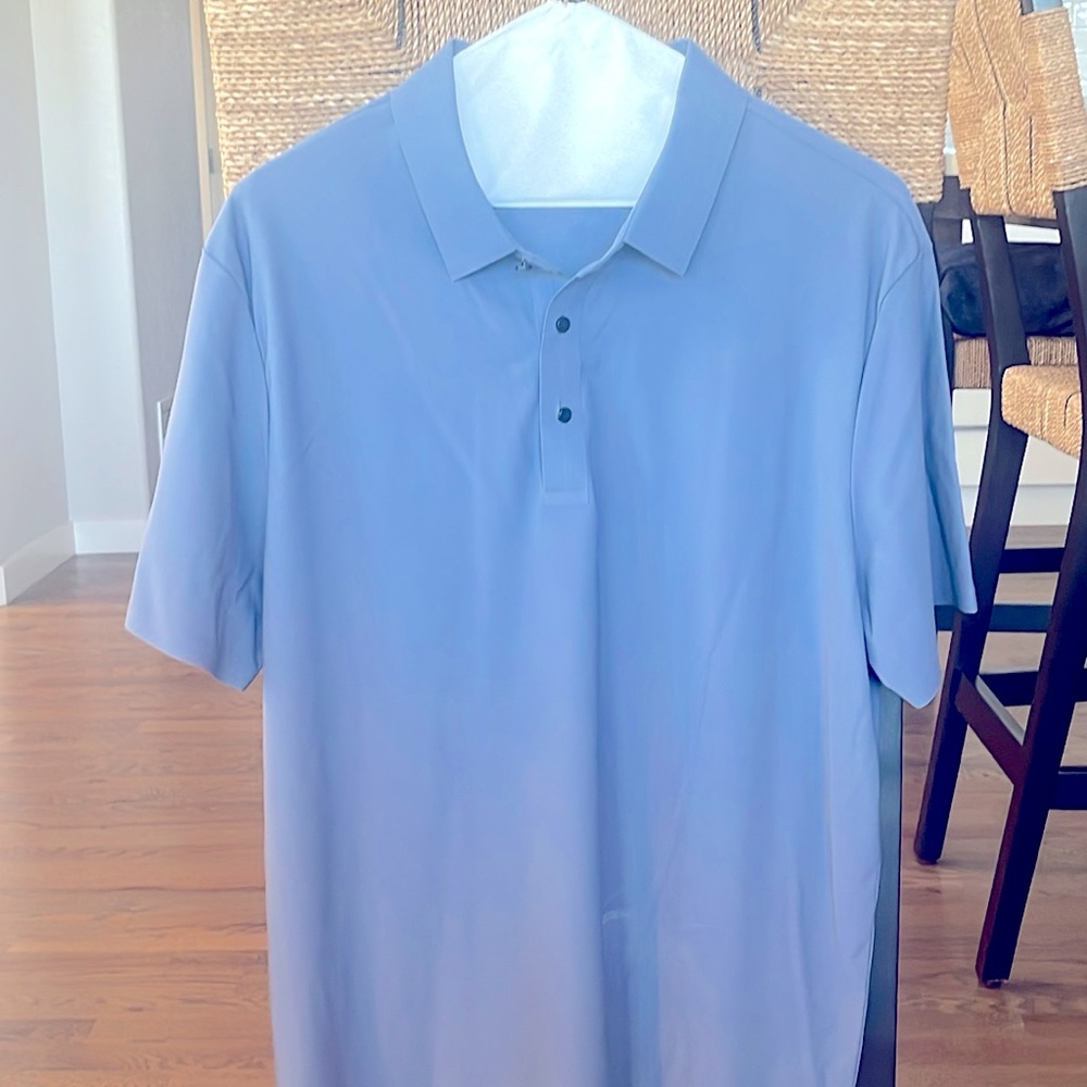 Short-Sleeved 3 button shirt